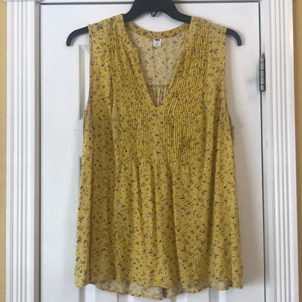 Yellow flower tank